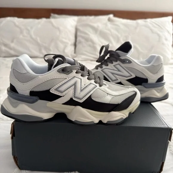 New Balance 9060 Shoes in Black and Gray - Picture 3 of 3